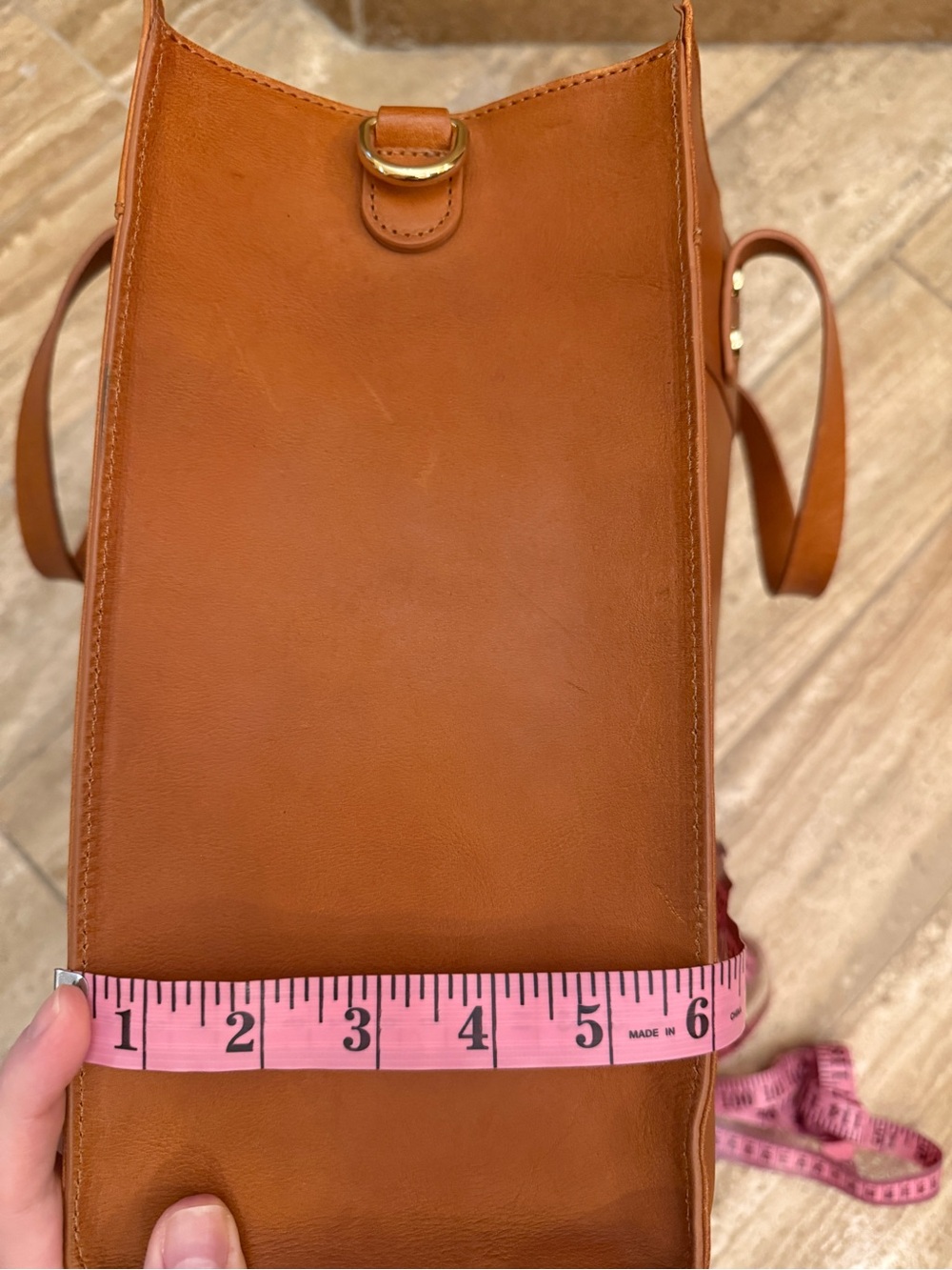 Mark & Graham Large Essential Leather Tote in Camel with Gold Hardware and strap - Picture 12 of 13